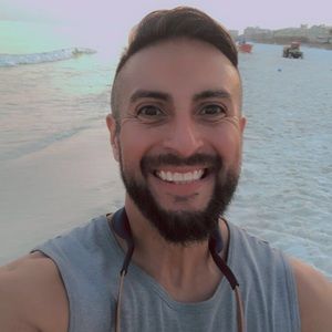 Meet your Posher, Carlos